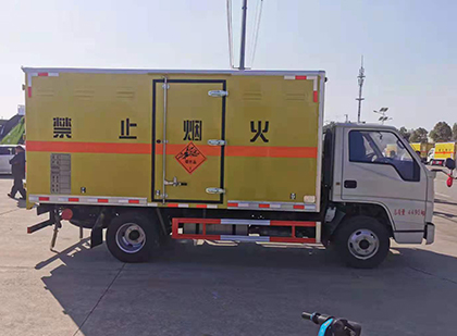 板芙镇爆破器材运输车技术升级与安全合规新趋势